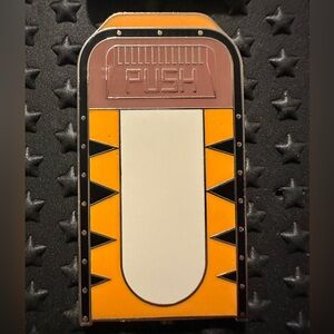 ✨3 for $32✨ Tigger Character Trash Can Pin